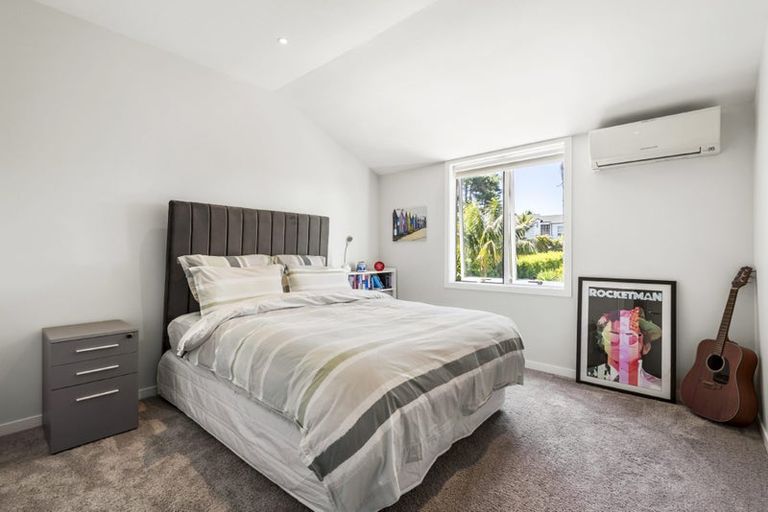 Photo of property in 8 Tree Fern Trail, Campbells Bay, Auckland, 0630