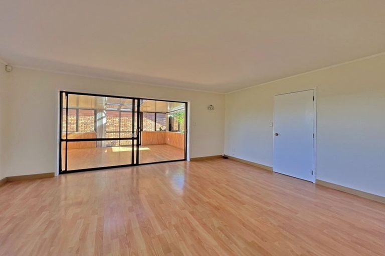 Photo of property in 20b Kallaroo Place, Botany Downs, Auckland, 2010