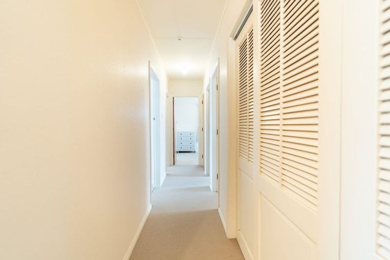 Photo of property in 28 Waterloo Crescent, Hokowhitu, Palmerston North, 4410