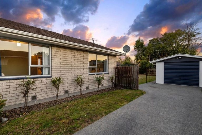 Photo of property in 12 Malabar Crescent, Broomfield, Christchurch, 8042