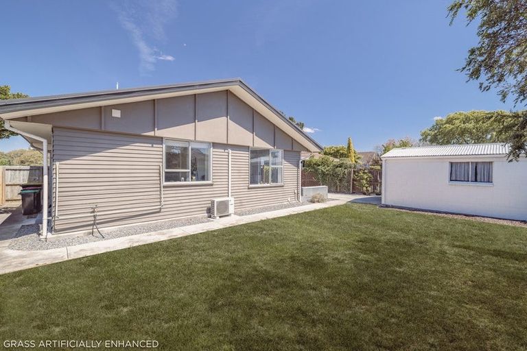 Photo of property in 2/90 Queenspark Drive, Parklands, Christchurch, 8083