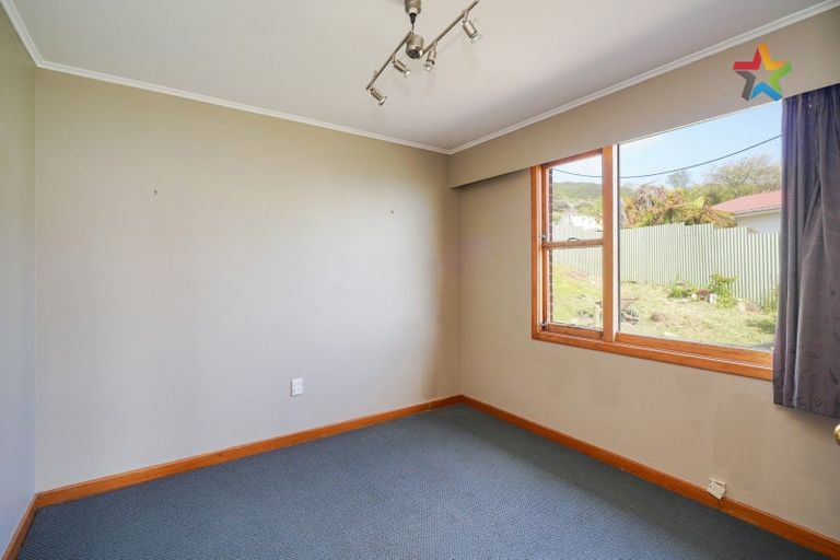 Photo of property in 14 Marine Parade, Bluff, 9814