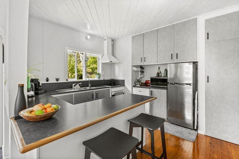 Photo of property in 143 Wairere Road, Waitakere, Henderson, 0782