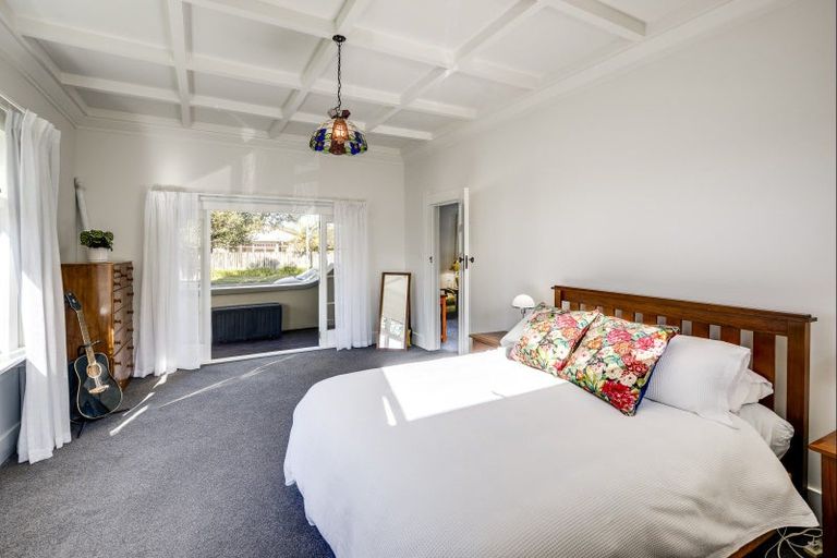 Photo of property in 128 Vigor Brown Street, Napier South, Napier, 4110