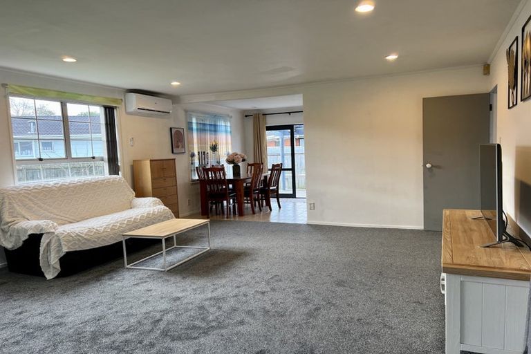 Photo of property in 31 Lyren Place, Half Moon Bay, Auckland, 2012