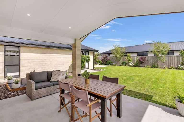 Photo of property in 117 Shillingford Boulevard, Rolleston, 7615