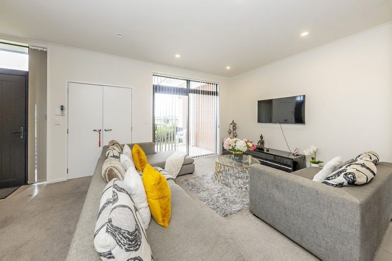 Photo of property in 12 Fermi Lane, Papakura, 2110