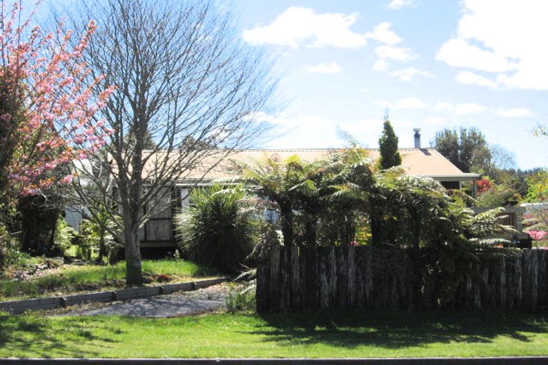 Photo of property in 12 Shera Street, Acacia Bay, Taupo, 3330