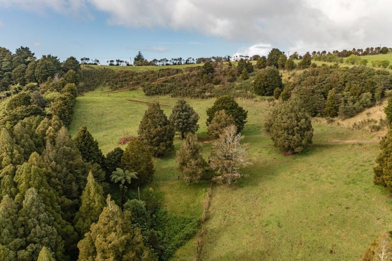 Photo of property in 1064 Pungaere Road, Waipapa, 0295