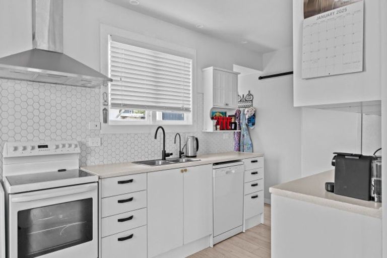 Photo of property in 28 Kotuku Place, Tokoroa, 3420