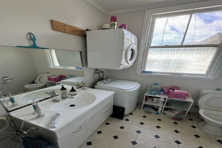 Photo of property in 37 Te Wharepouri Street, Berhampore, Wellington, 6023