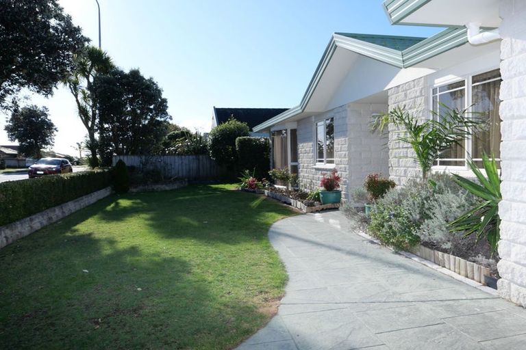 Photo of property in 69 Guildford Drive, Paraparaumu, 5032