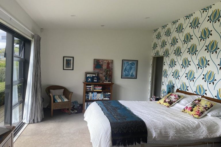 Photo of property in 173 Bing Lucas Drive, Tawa, Wellington, 5028