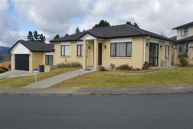 Photo of property in 25 Gordon Stanley Drive, Massey, Auckland, 0614