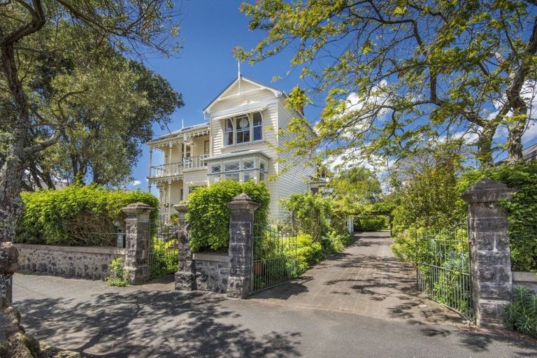 Photo of property in 42 Cheltenham Road, Devonport, Auckland, 0624