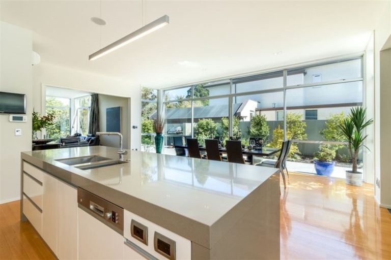 Photo of property in 8 Royds Street, Fendalton, Christchurch, 8014