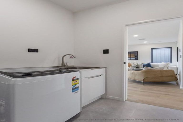 Photo of property in 10 Taukahiwi Road, Pukekohe, 2120