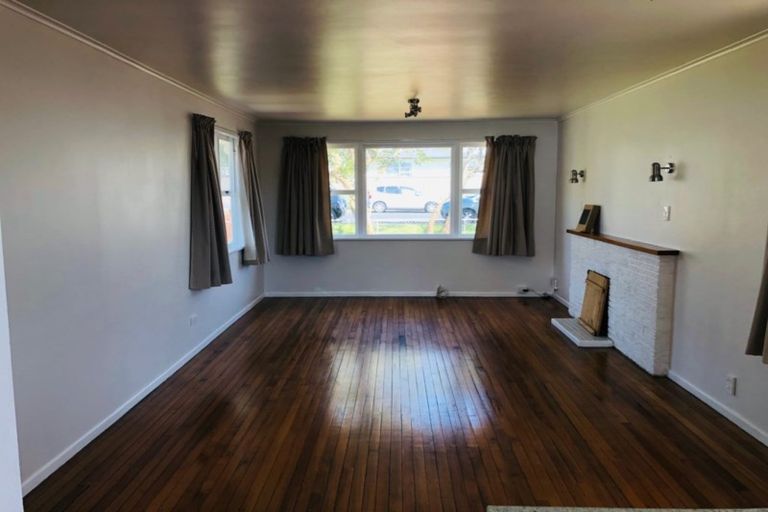 Photo of property in 1/221 Birkdale Road, Birkdale, Auckland, 0626