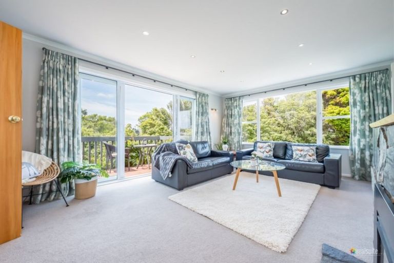 Photo of property in 15 Wilson Grove, Normandale, Lower Hutt, 5010