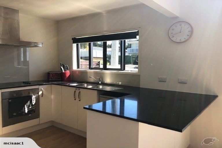 Photo of property in 1/35 Moore Street, Hillcrest, Auckland, 0627