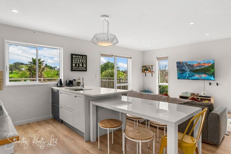 Photo of property in 15 Ash Grove, Maungaturoto, 0520