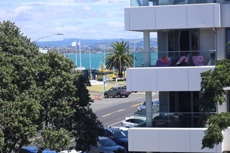 Photo of property in Salisbury Crown, 8/7 Salisbury Avenue, Mount Maunganui, 3116