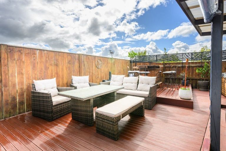 Photo of property in 7 Medallion Court, Kelvin Grove, Palmerston North, 4414