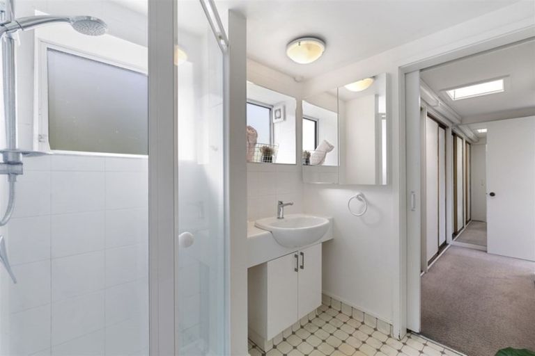 Photo of property in 25 Valley Road, Cashmere, Christchurch, 8022