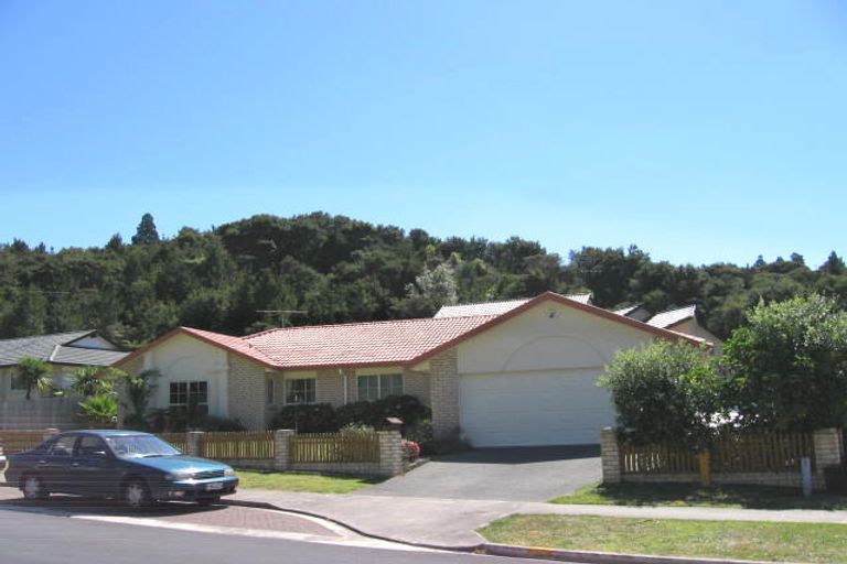 Photo of property in 27 Kate Sheppard Avenue, Torbay, Auckland, 0630