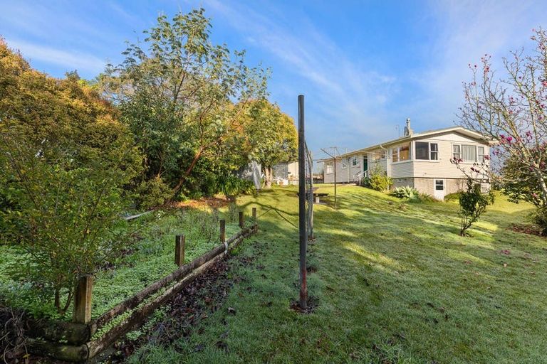 Photo of property in 21 Kuaka Place, New Lynn, Auckland, 0600