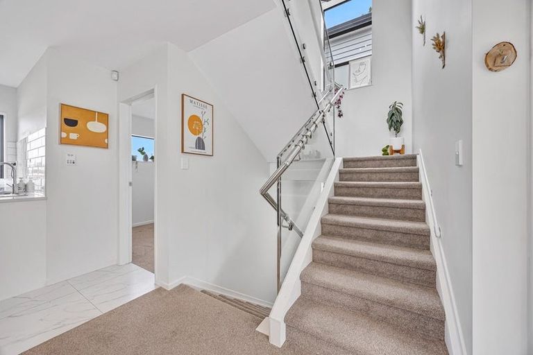 Photo of property in 13d Morton Avenue, Forrest Hill, Auckland, 0620