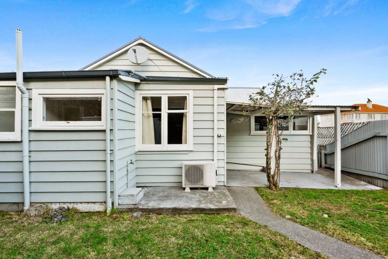 Photo of property in 169 Carlyle Street, Napier South, Napier, 4110