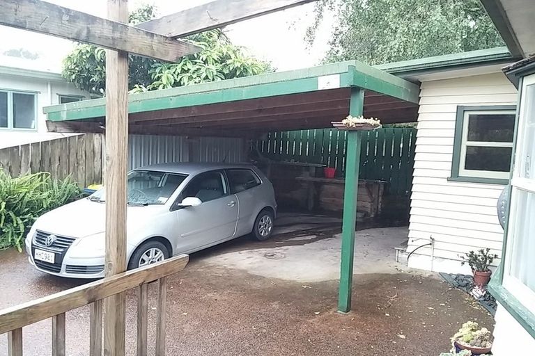 Photo of property in 69 Rangeview Road, Sunnyvale, Auckland, 0612