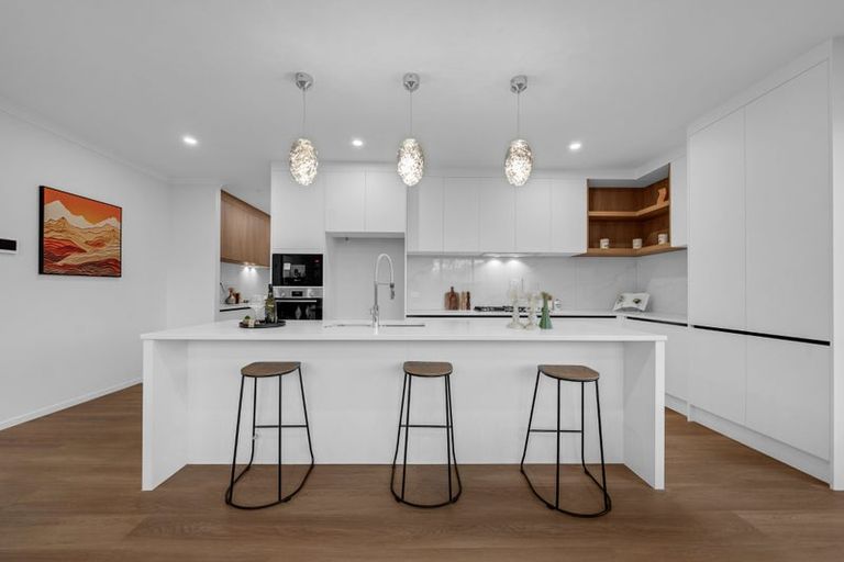 Photo of property in 34 Emerald Avenue, Rosehill, Papakura, 2113