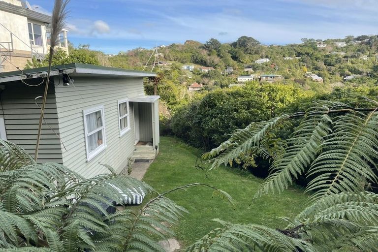 Photo of property in 42 Pokohiwi Road, Normandale, Lower Hutt, 5010