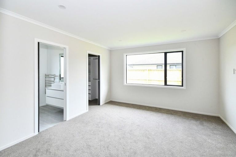 Photo of property in 35a Leathem Crescent, Pokeno, 2402