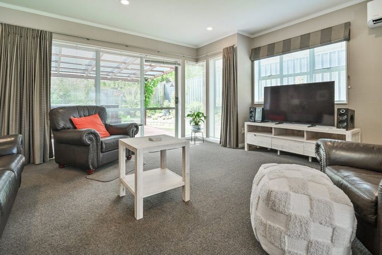 Photo of property in 1/217 Mcleod Street, Camberley, Hastings, 4120