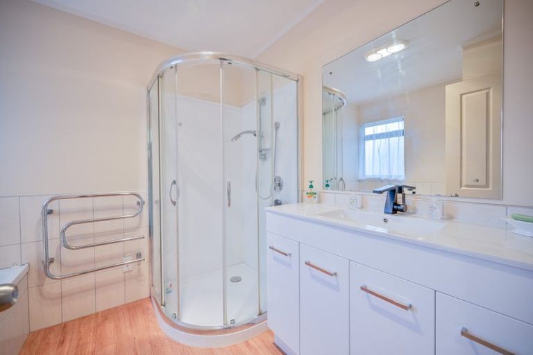 Photo of property in 64a Clevedon Road, Papakura, 2110