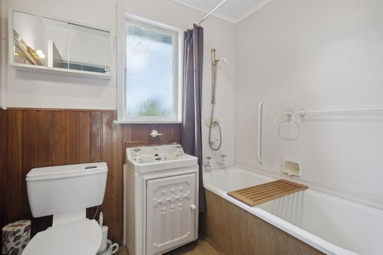 Photo of property in 17 Totara Street, Otaki, 5512