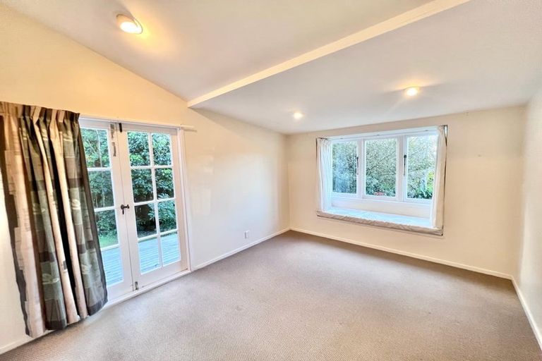 Photo of property in 76 Beach Road, Castor Bay, Auckland, 0620