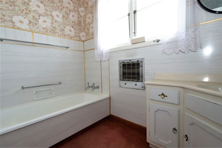 Photo of property in 11 Craig Street, Stratford, 4332