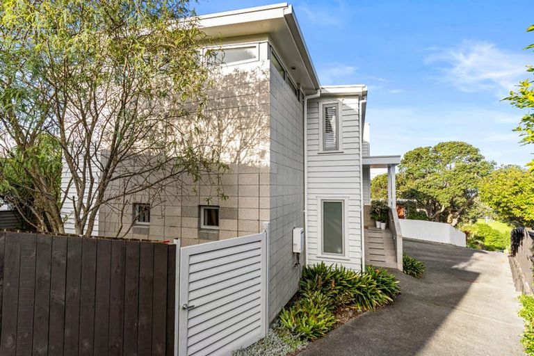 Photo of property in 4a Beach Road, Castor Bay, Auckland, 0620