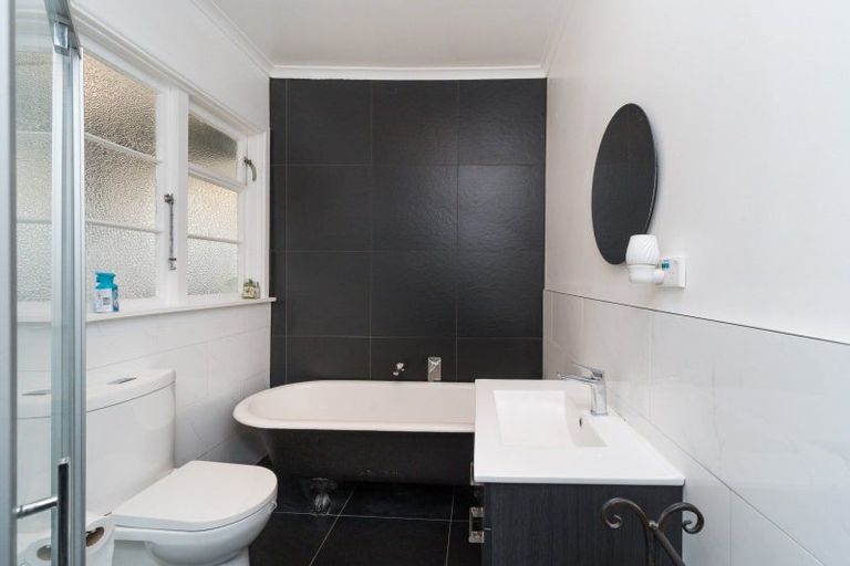 Photo of property in 100 West Street, Feilding, 4702
