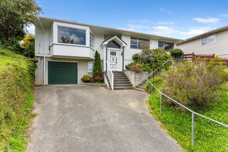 Photo of property in 51 Sunbrae Drive, Silverstream, Upper Hutt, 5019