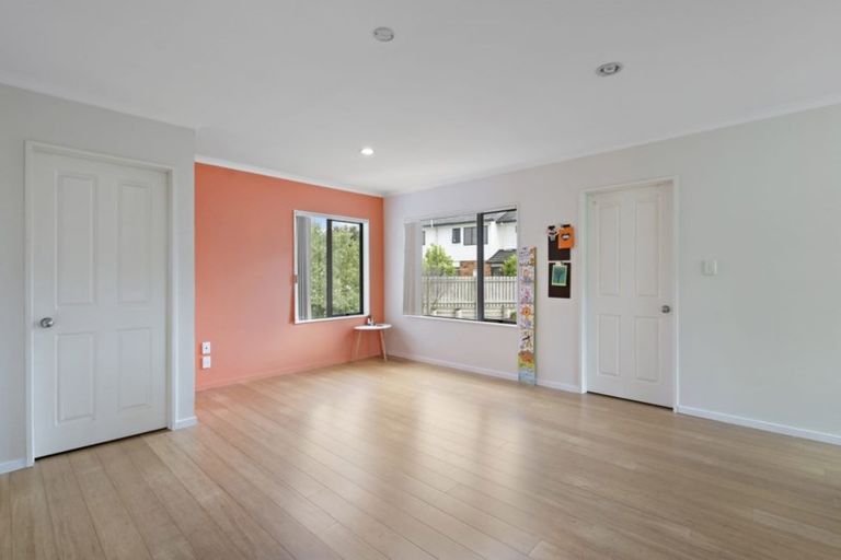 Photo of property in 9 Staten Place, Mangere, Auckland, 2022