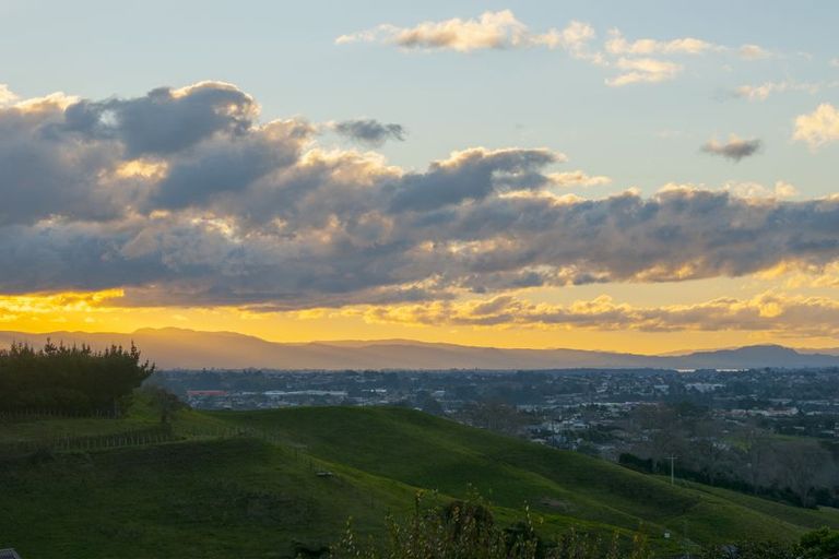 Photo of property in 8 Roger Guy Place, Welcome Bay, Tauranga, 3175