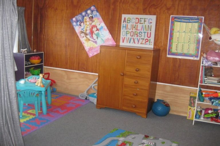 Photo of property in 5 James Street, Dannevirke, 4930