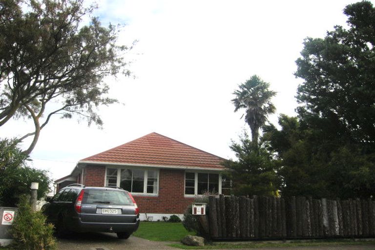 Photo of property in 4 Puketapu Grove, Waiwhetu, Lower Hutt, 5010