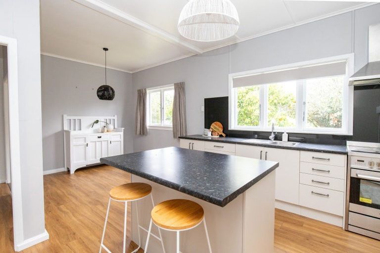 Photo of property in 2 Mahuta Road, Waitakaruru, Ngatea, 3576