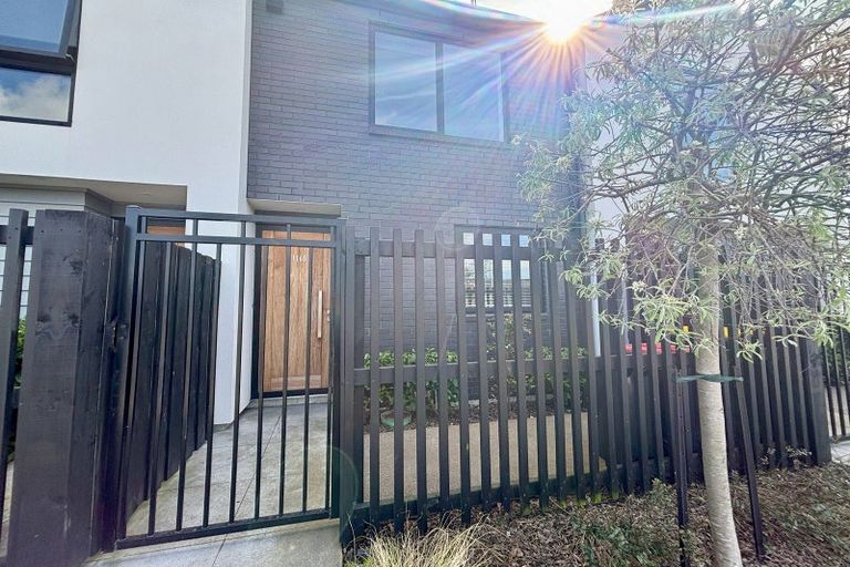 Photo of property in 116b Blenheim Road, Riccarton, Christchurch, 8041